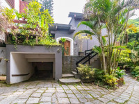 Casa 5 Quartos 384m² 