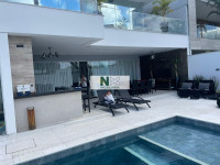 Casa 5 Quartos 329m² 
