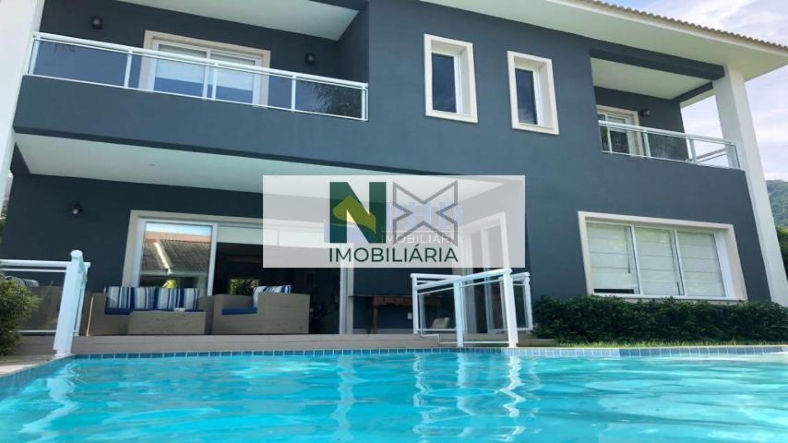 Casa 4 Quartos 380m² 