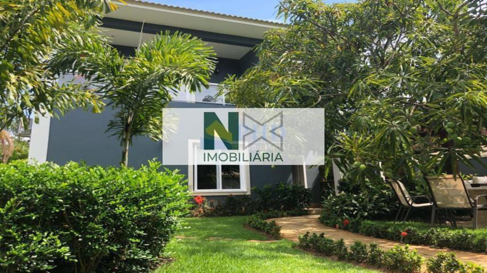Casa 4 Quartos 380m² 