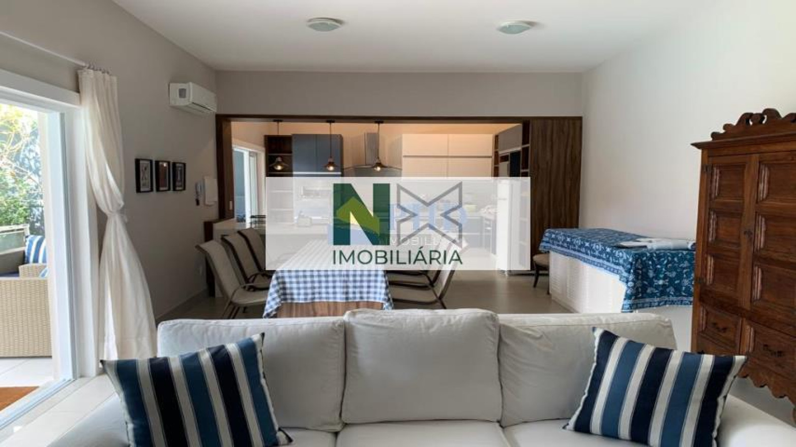 Casa 4 Quartos 380m² 
