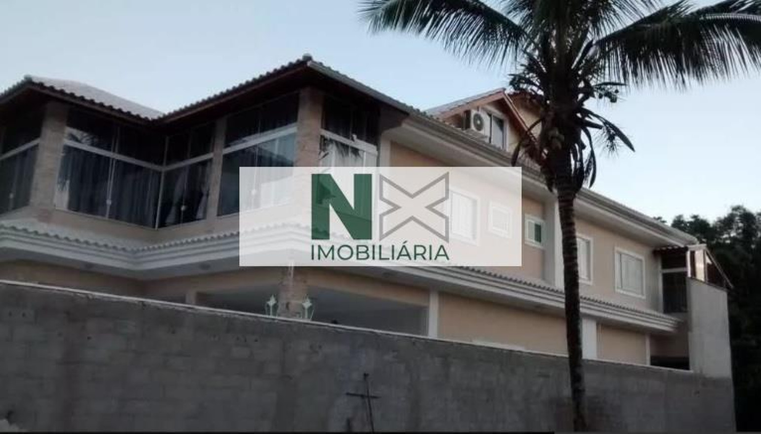Casa 4 Quartos 390m² 