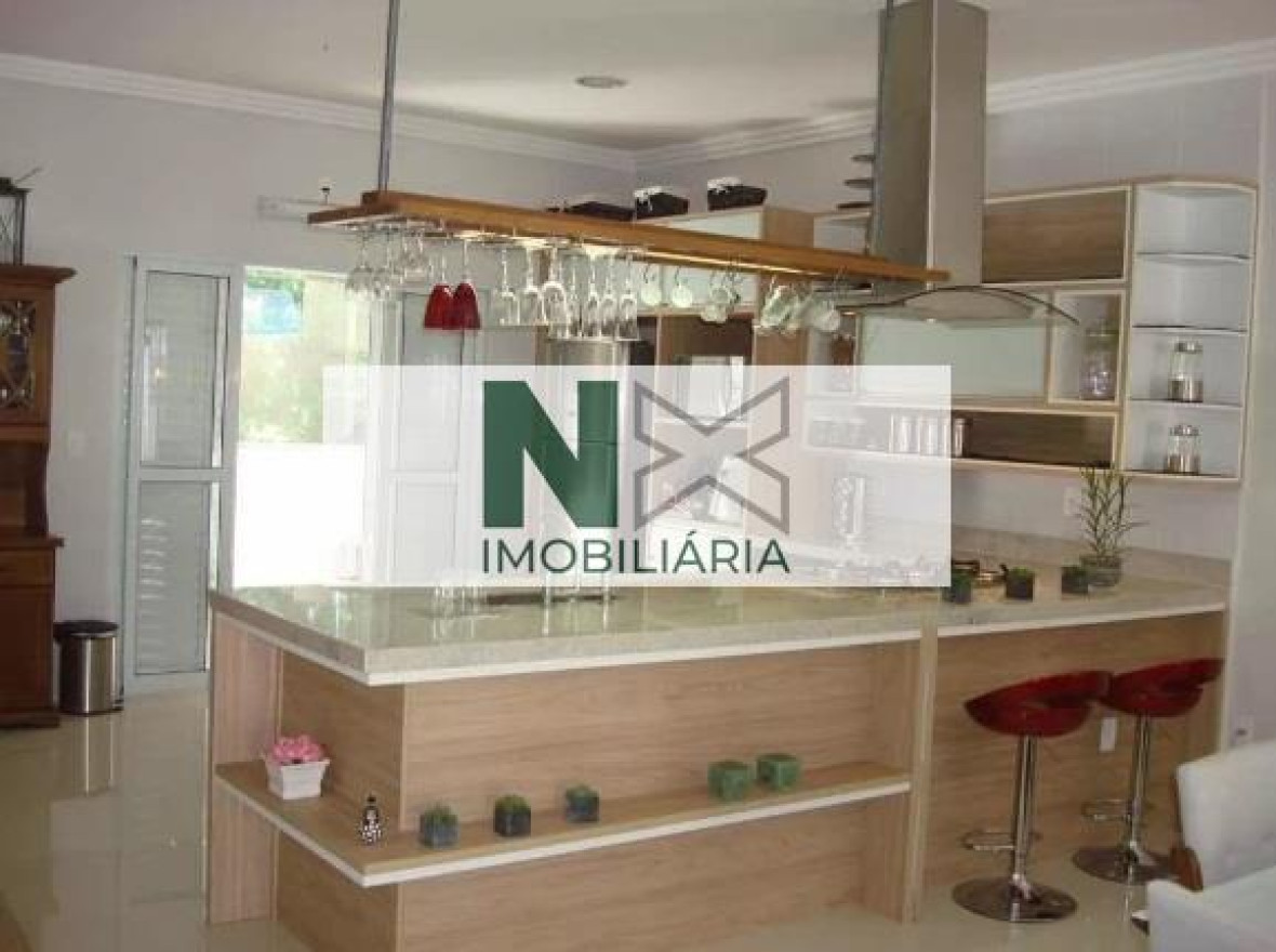 Casa 4 Quartos 390m² 