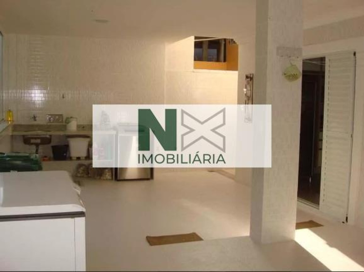 Casa 4 Quartos 390m² 