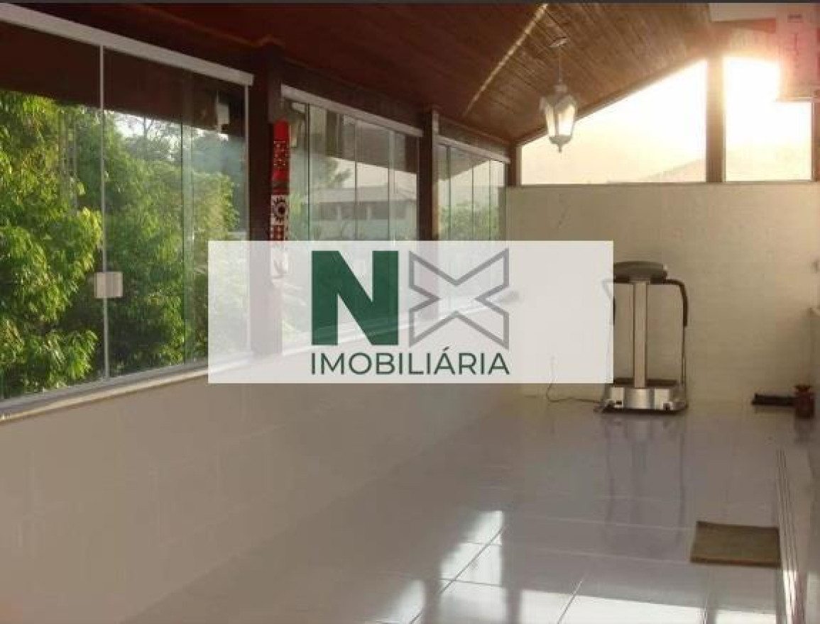Casa 4 Quartos 390m² 