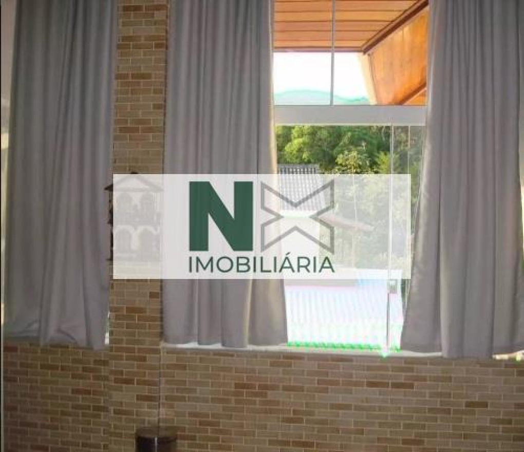 Casa 4 Quartos 390m² 
