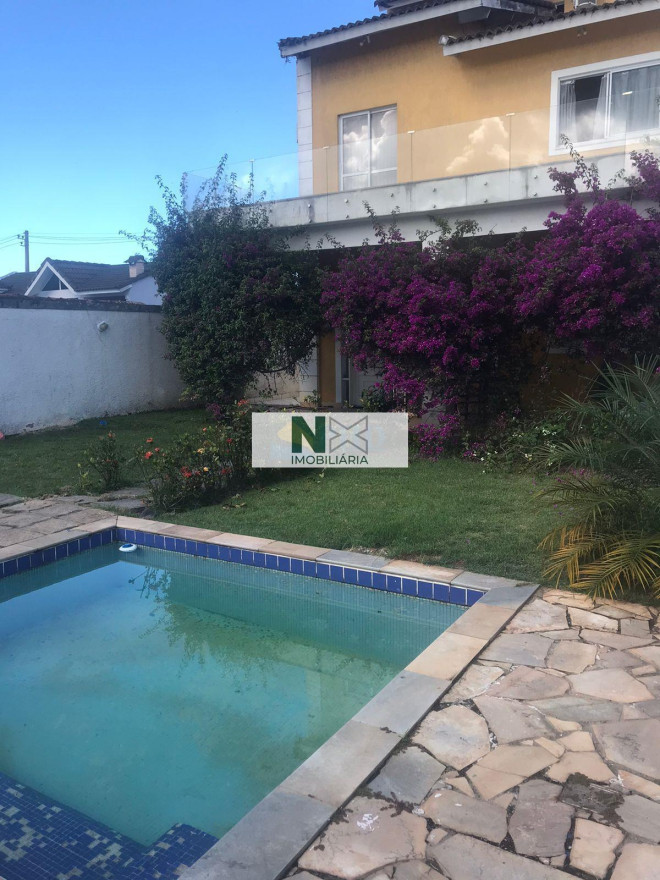 Casa 4 Quartos 200m² 