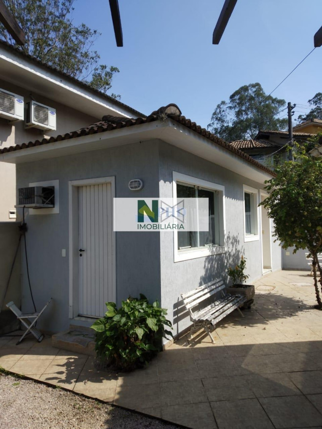 Casa 6 Quartos 320m² 