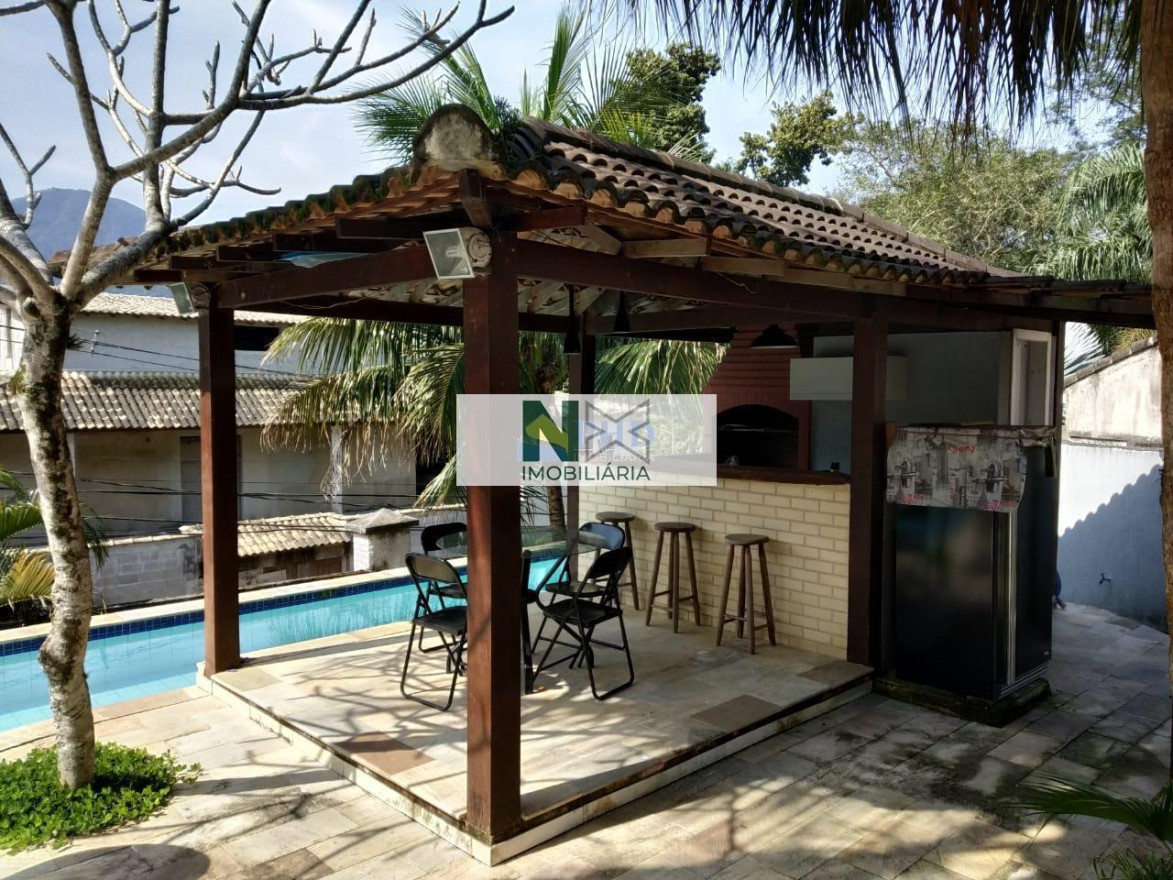 Casa 6 Quartos 320m² 