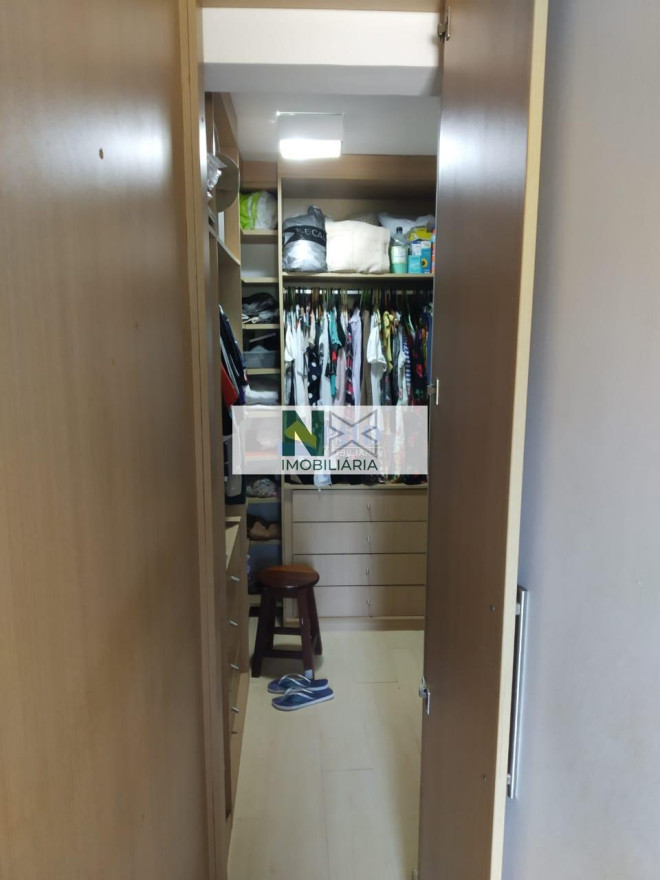 Casa 6 Quartos 320m² 