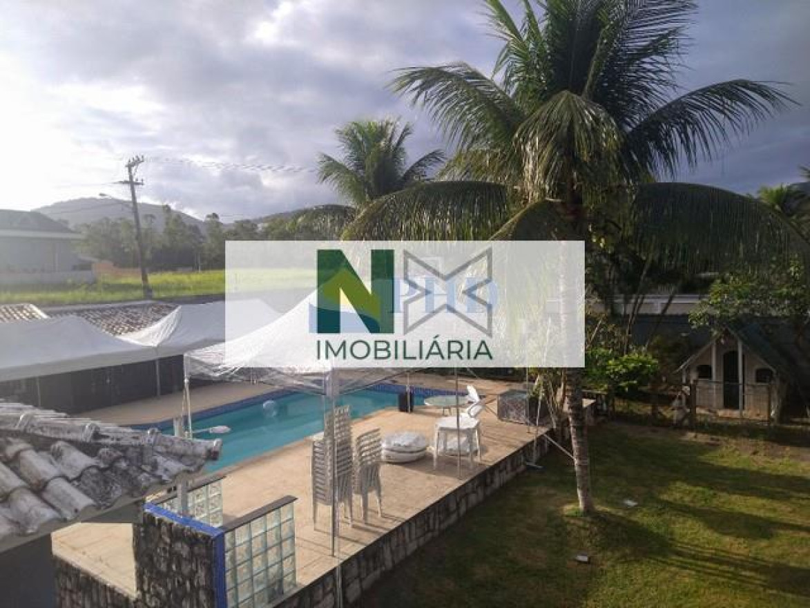 Casa 5 Quartos 330m² 