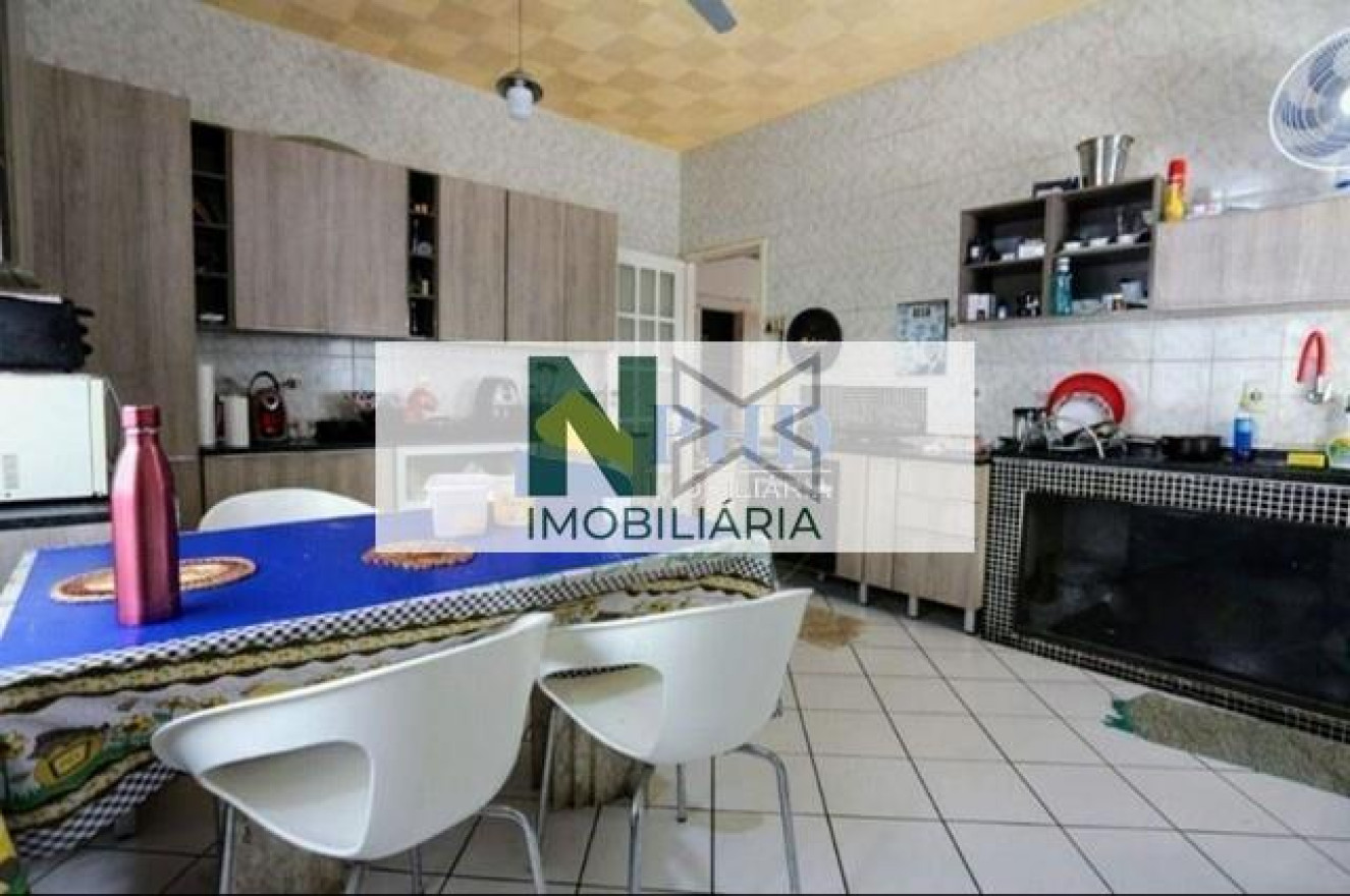 Casa 5 Quartos 330m² 