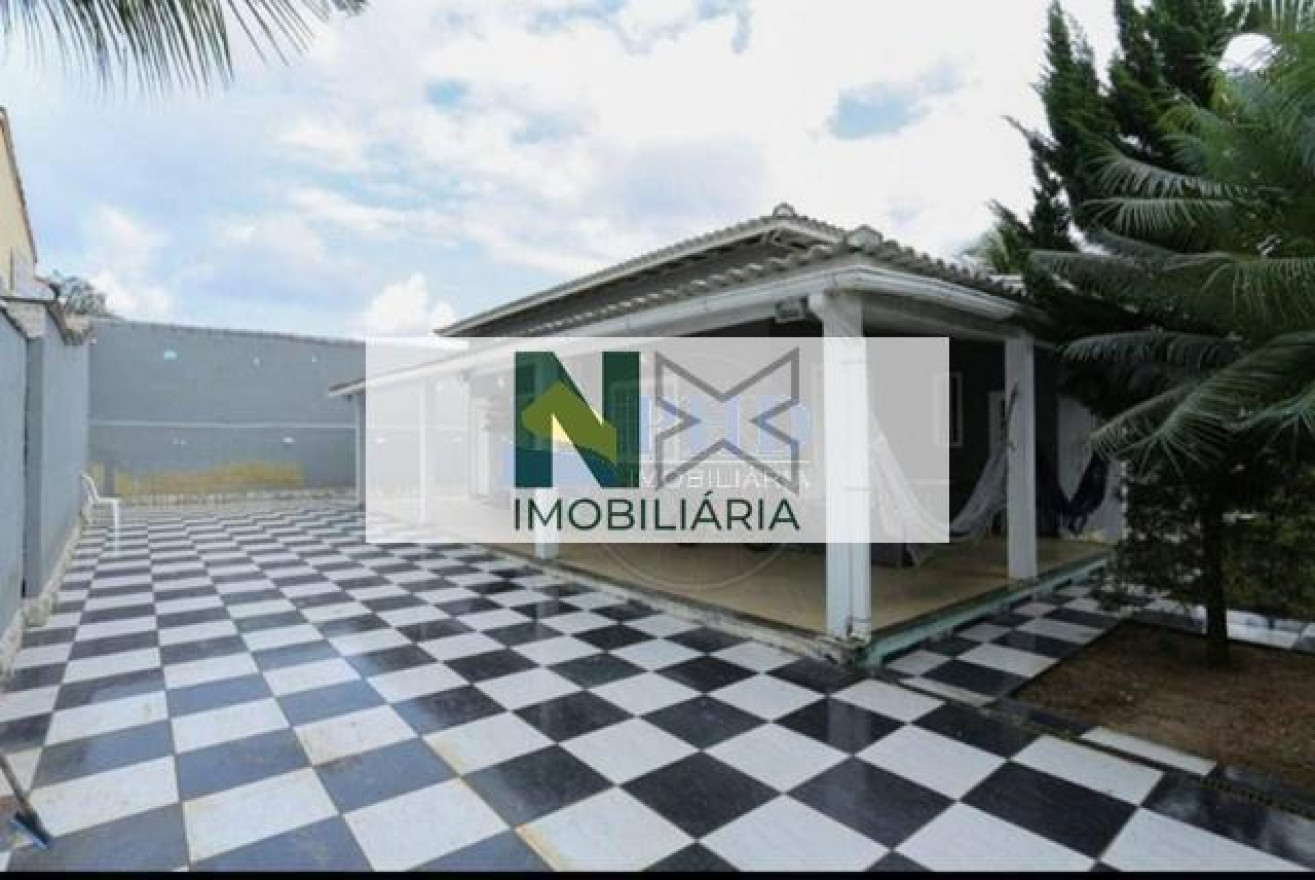 Casa 5 Quartos 330m² 