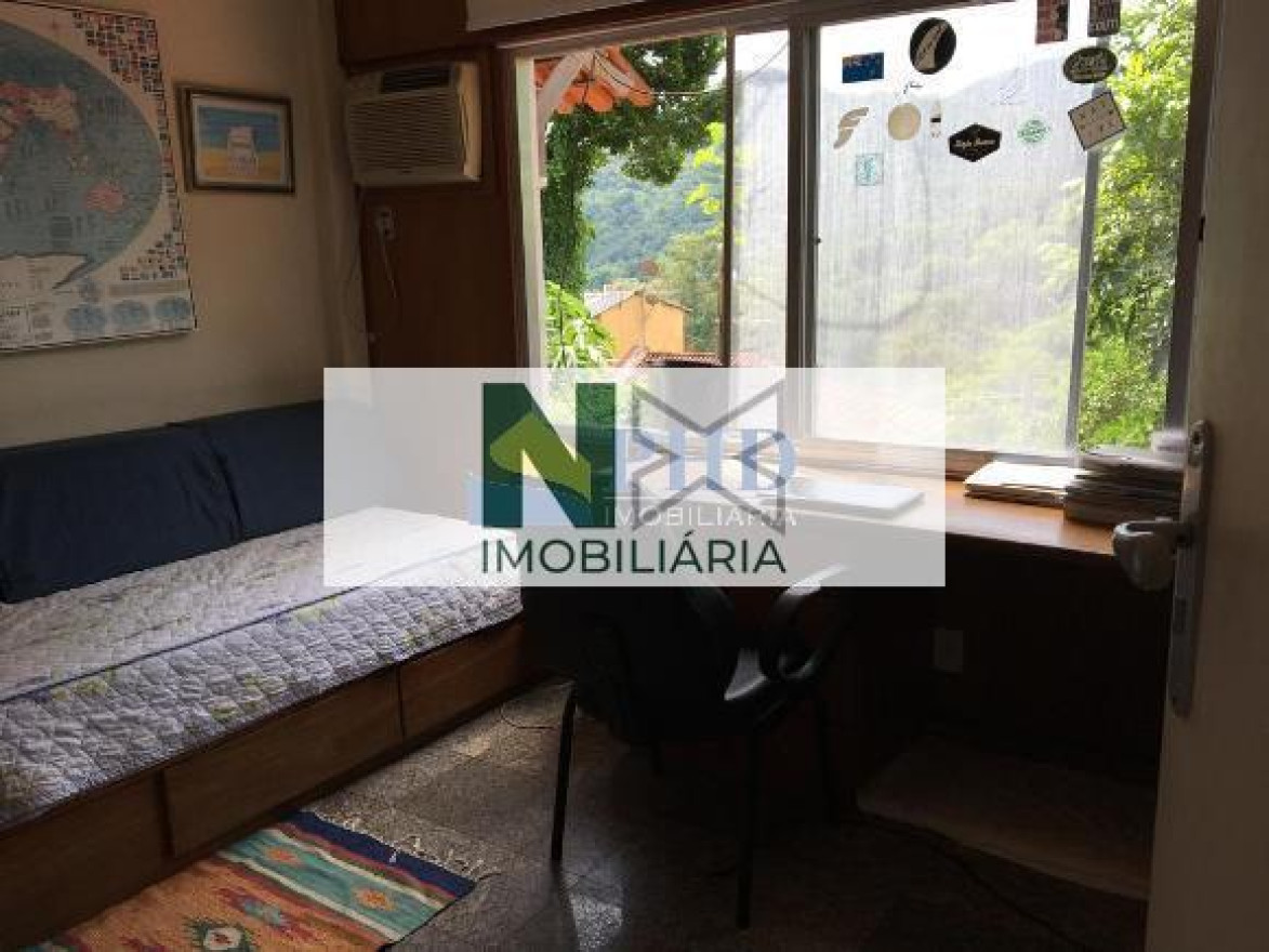 Casa 5 Quartos 200m² 