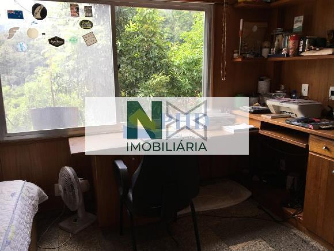 Casa 5 Quartos 200m² 
