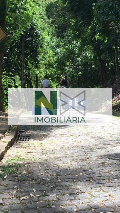 Casa 5 Quartos 200m² 