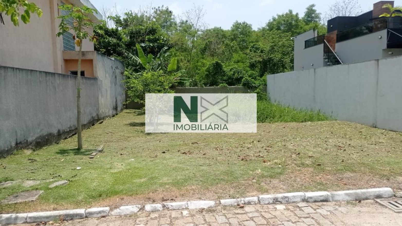 Terreno  240m² 