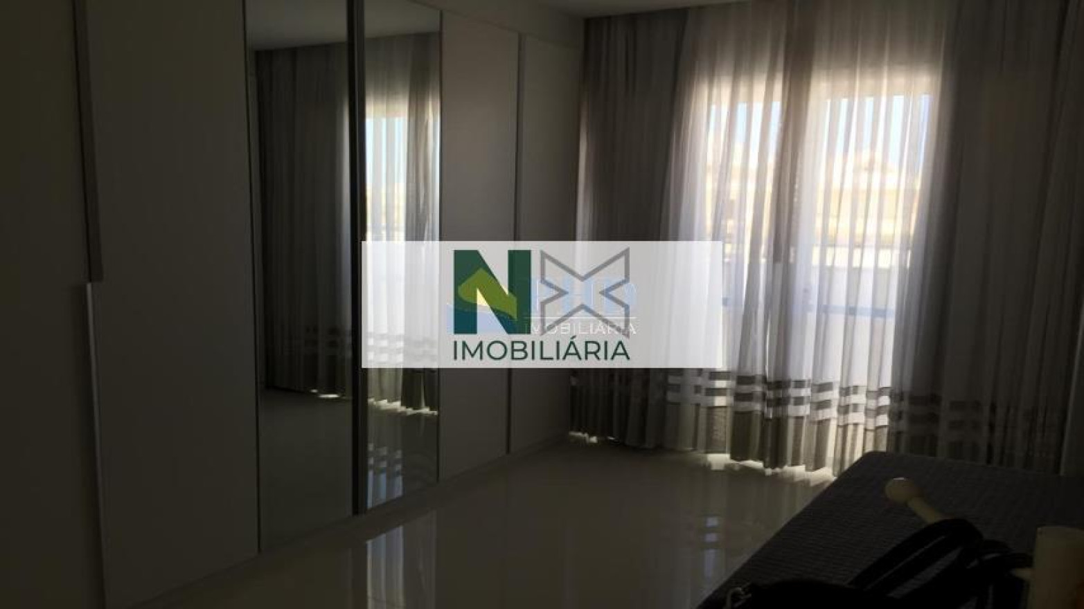 Casa 4 Quartos 340m² 