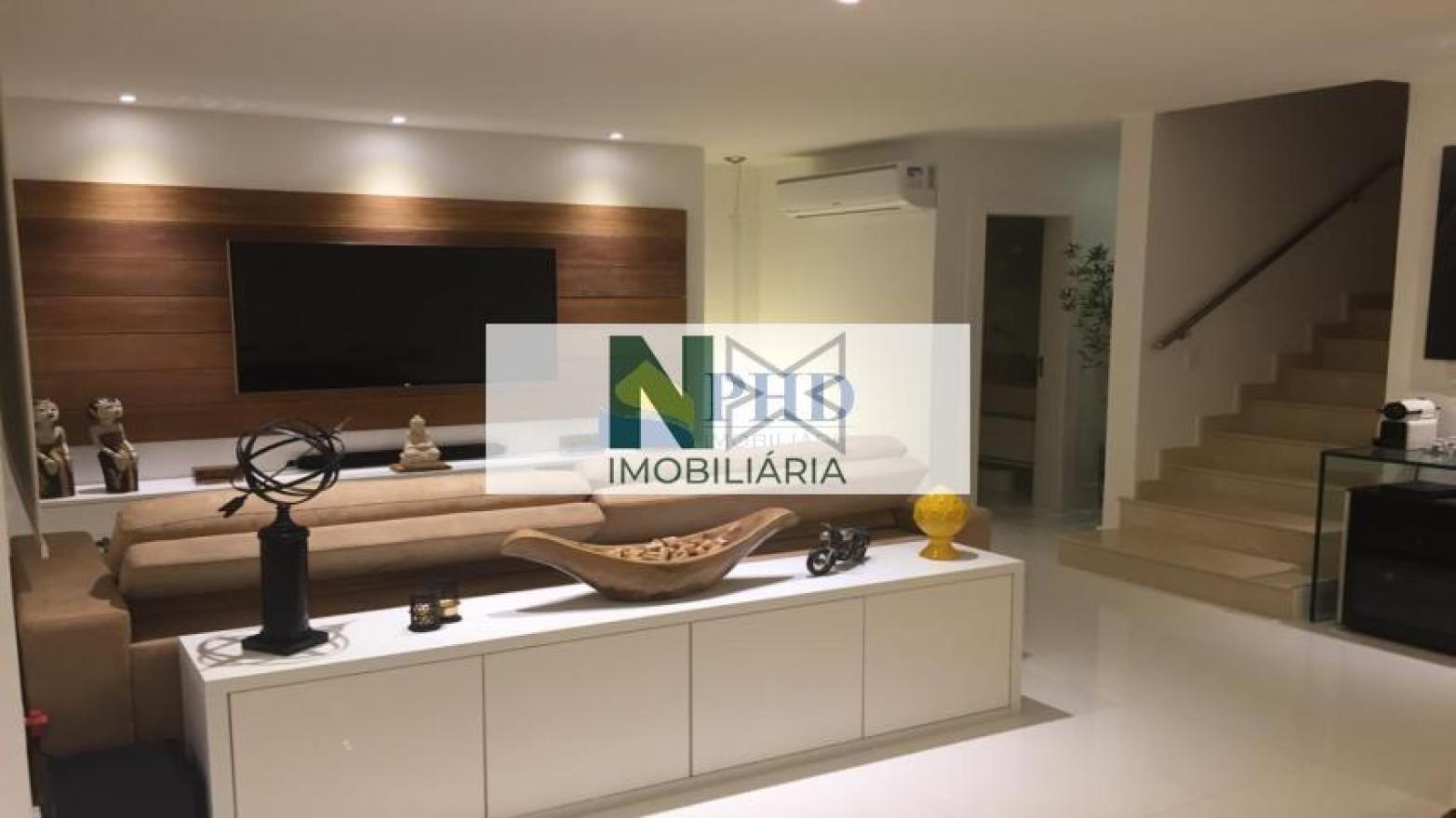 Casa 4 Quartos 340m² 