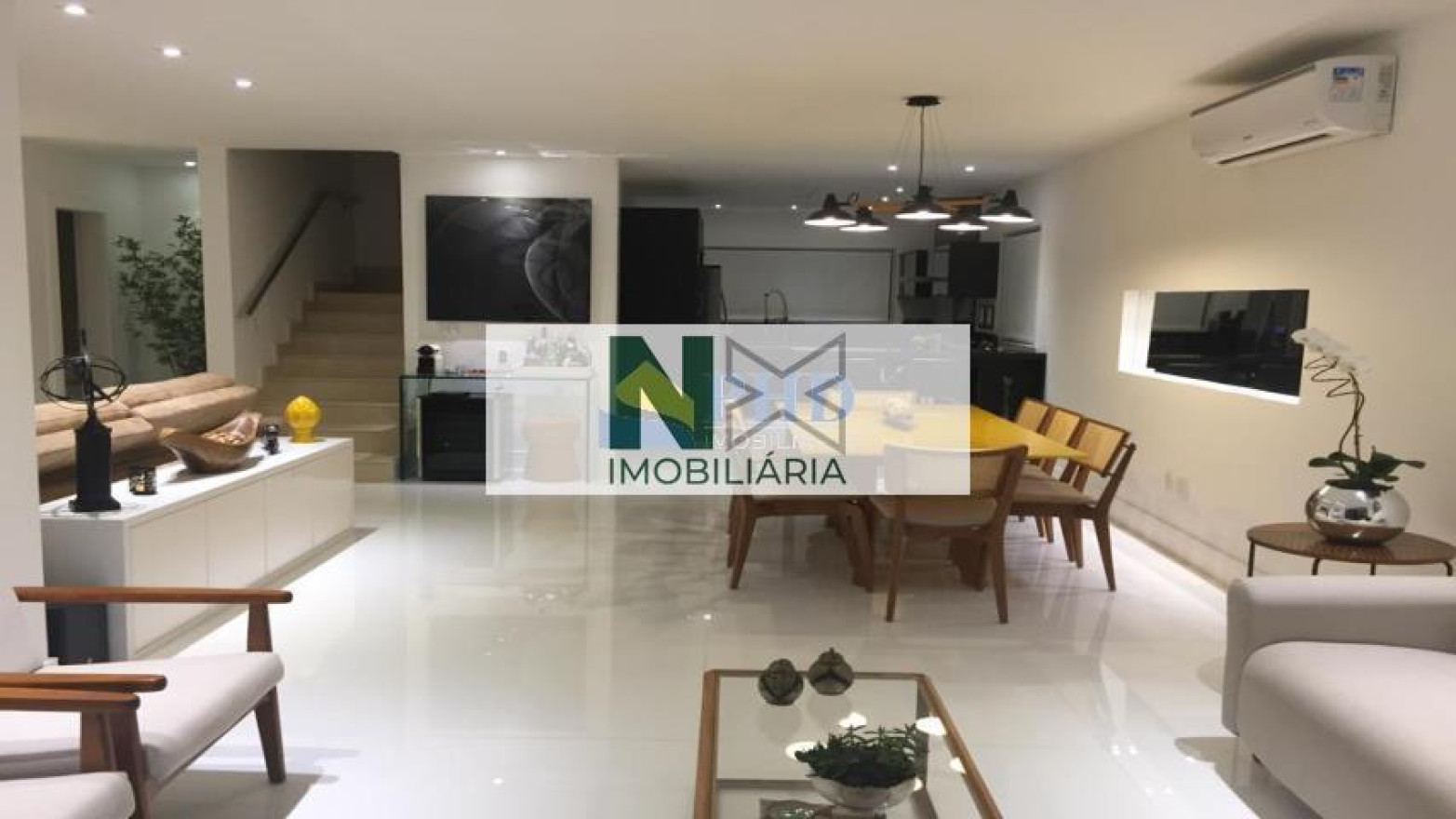 Casa 4 Quartos 340m² 