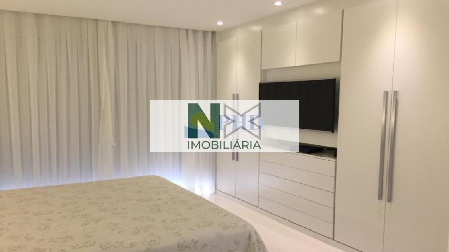 Casa 4 Quartos 340m² 