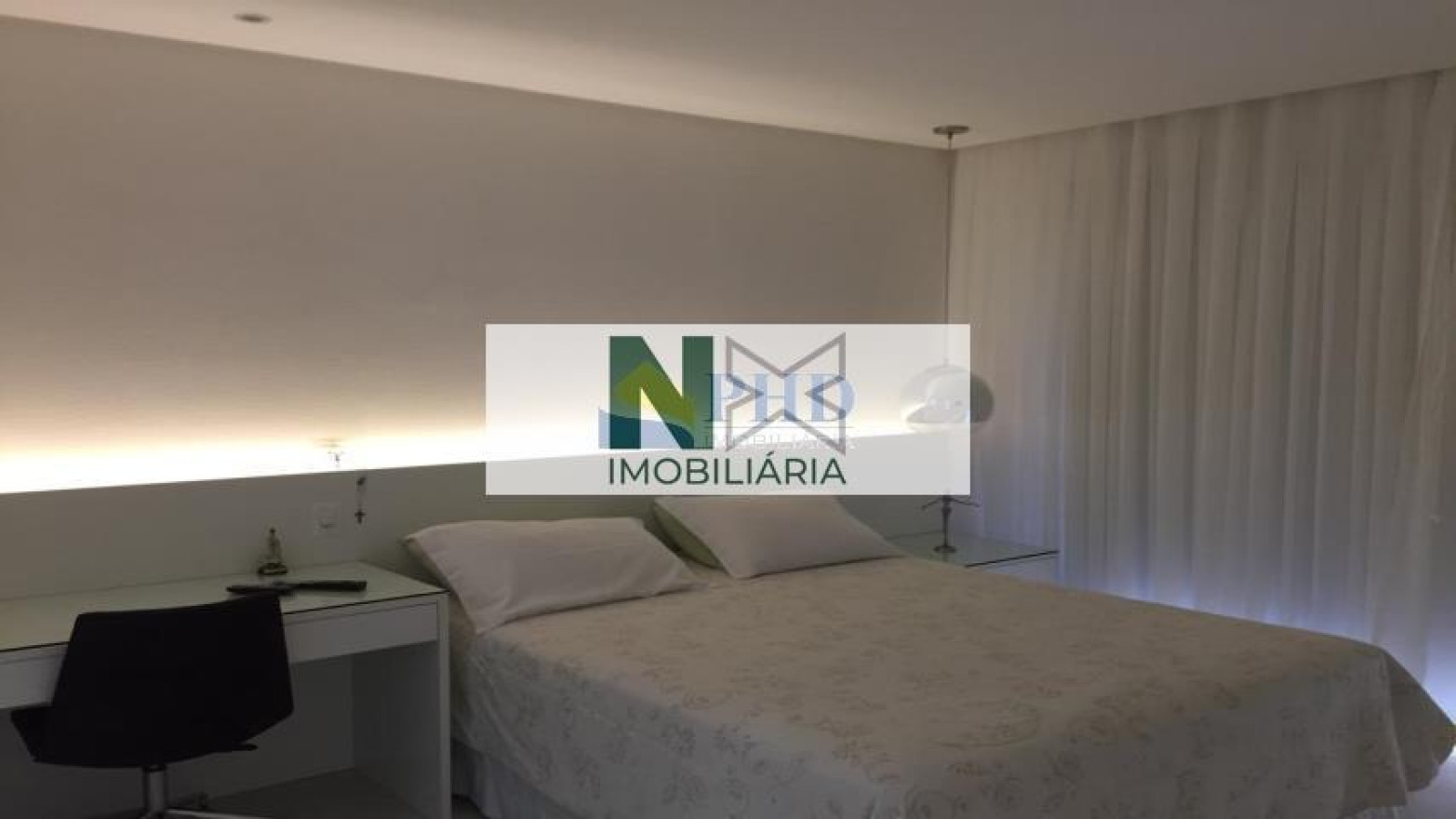Casa 4 Quartos 340m² 