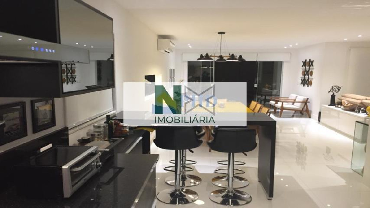 Casa 4 Quartos 340m² 