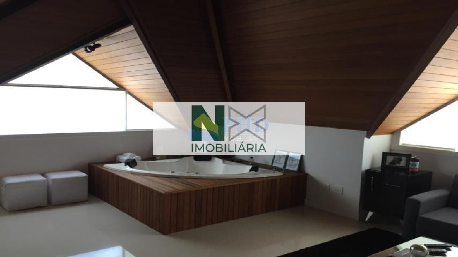 Casa 4 Quartos 340m² 