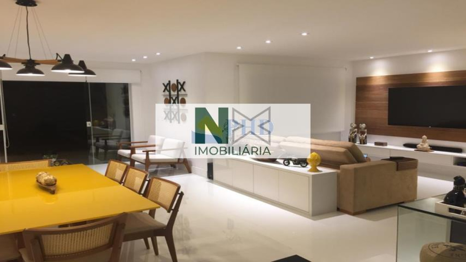 Casa 4 Quartos 340m² 