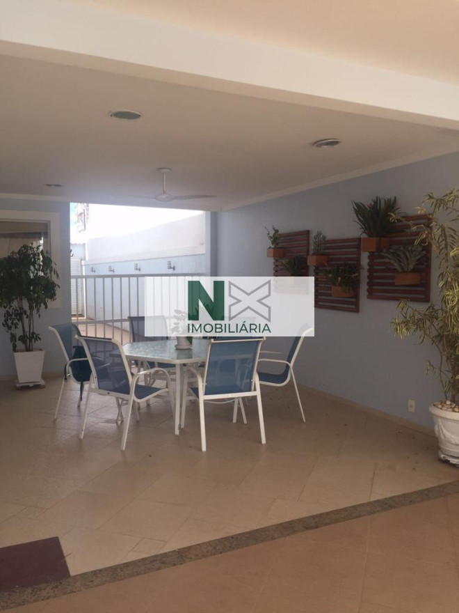 Casa 4 Quartos 305m² 
