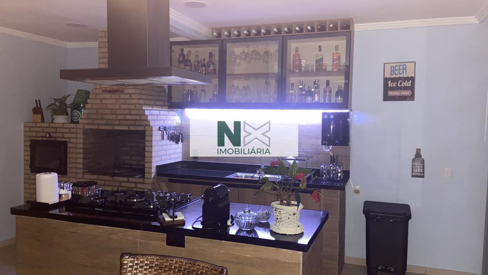 Casa 4 Quartos 305m² 