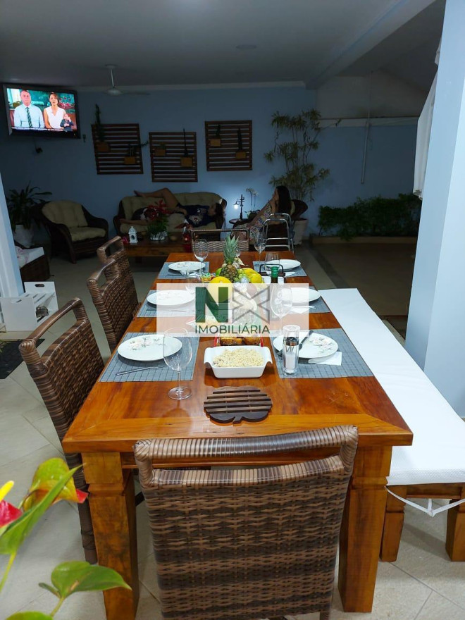 Casa 4 Quartos 305m² 