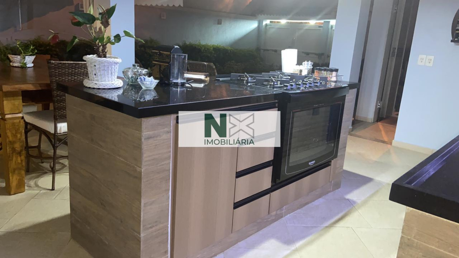 Casa 4 Quartos 305m² 