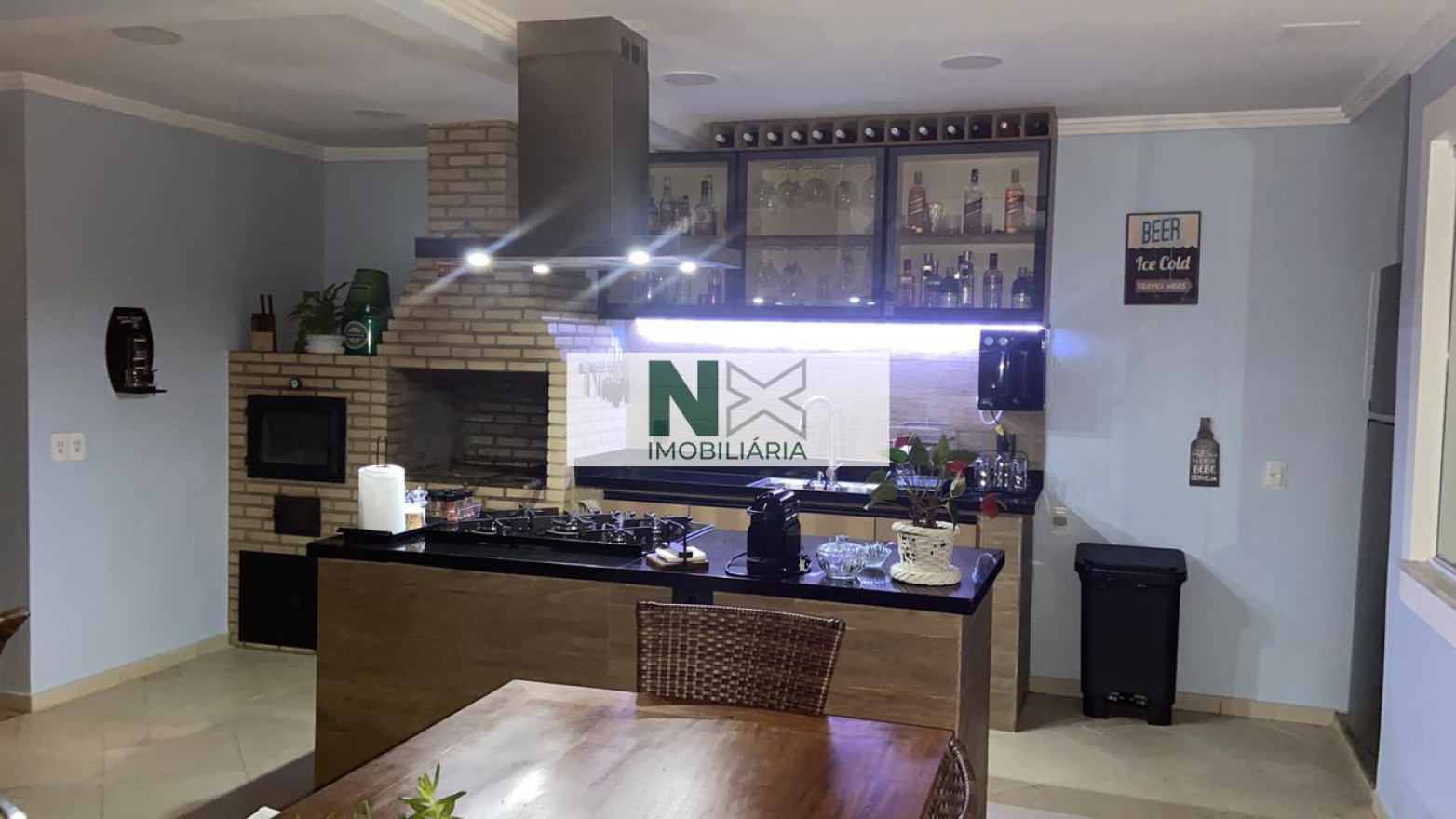 Casa 4 Quartos 305m² 