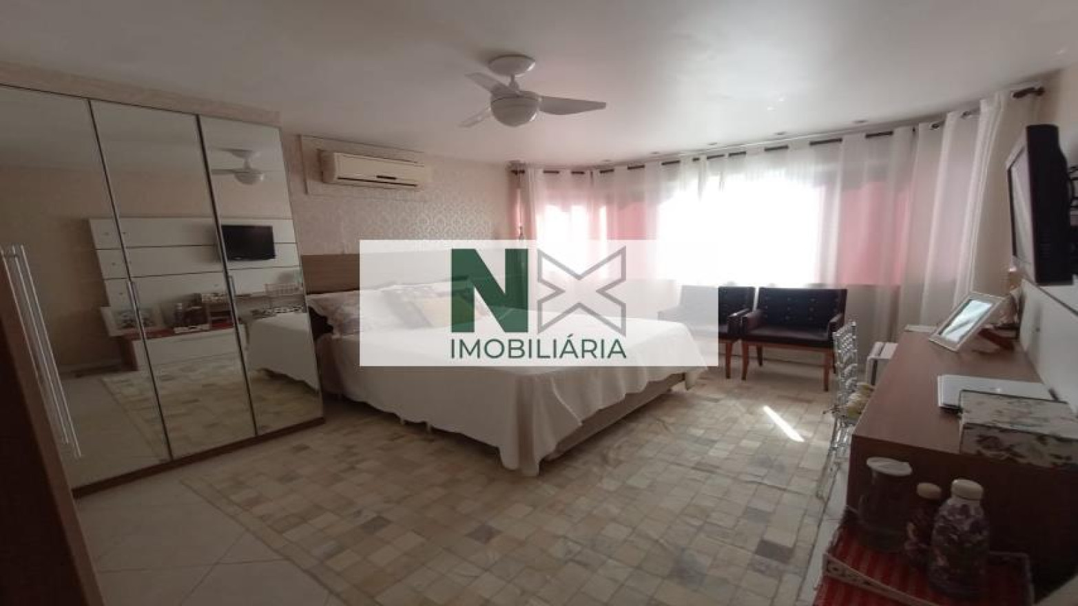 Casa 5 Quartos 300m² 