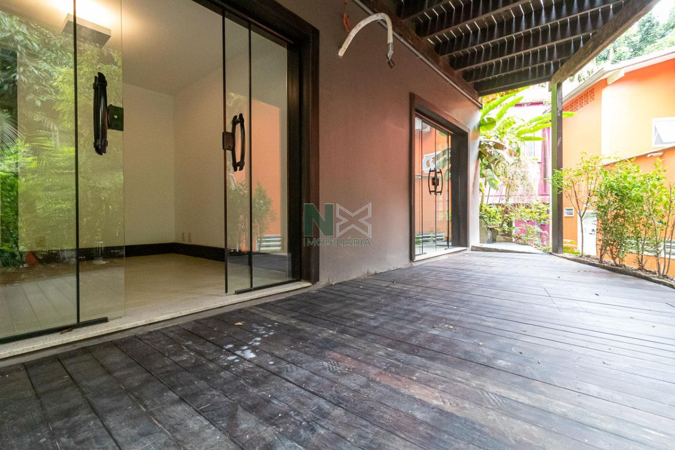 Casa 5 Quartos 384m² 