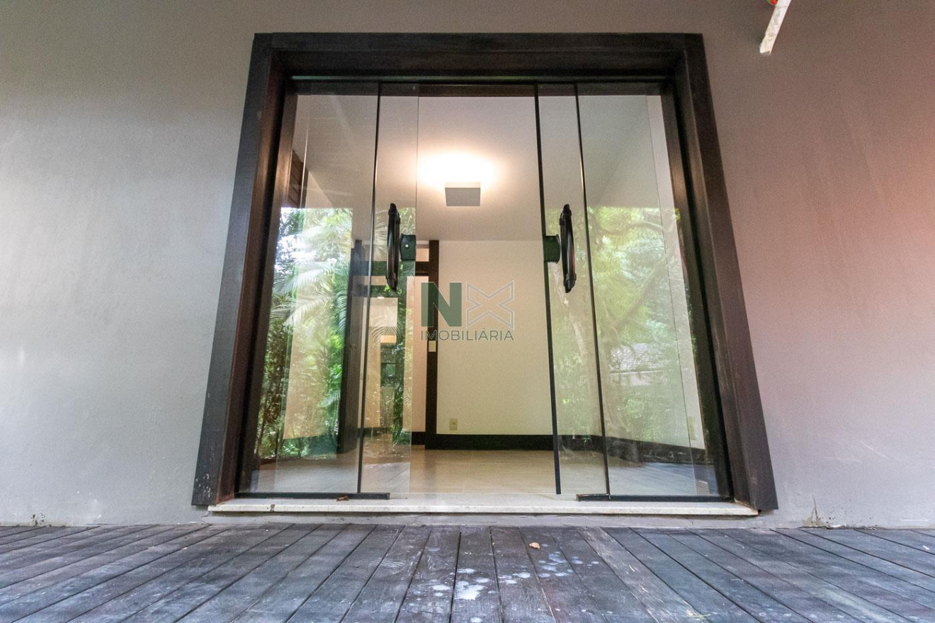 Casa 5 Quartos 384m² 