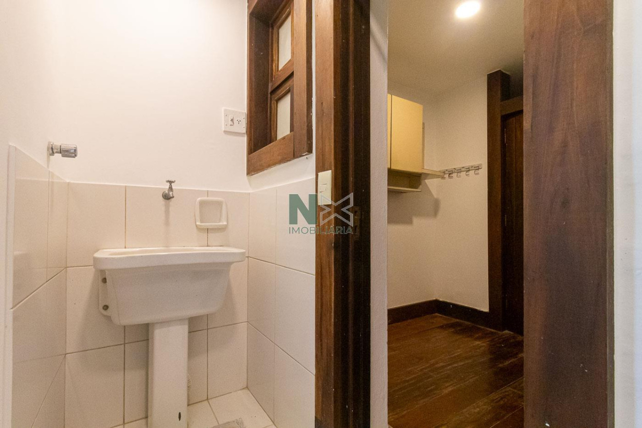 Casa 5 Quartos 384m² 