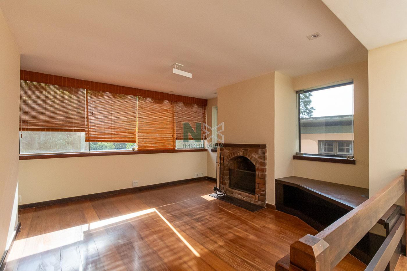 Casa 5 Quartos 384m² 