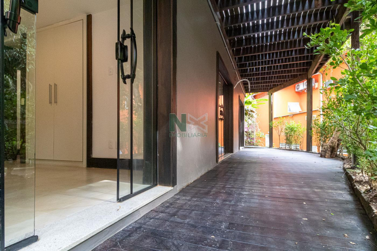 Casa 5 Quartos 384m² 