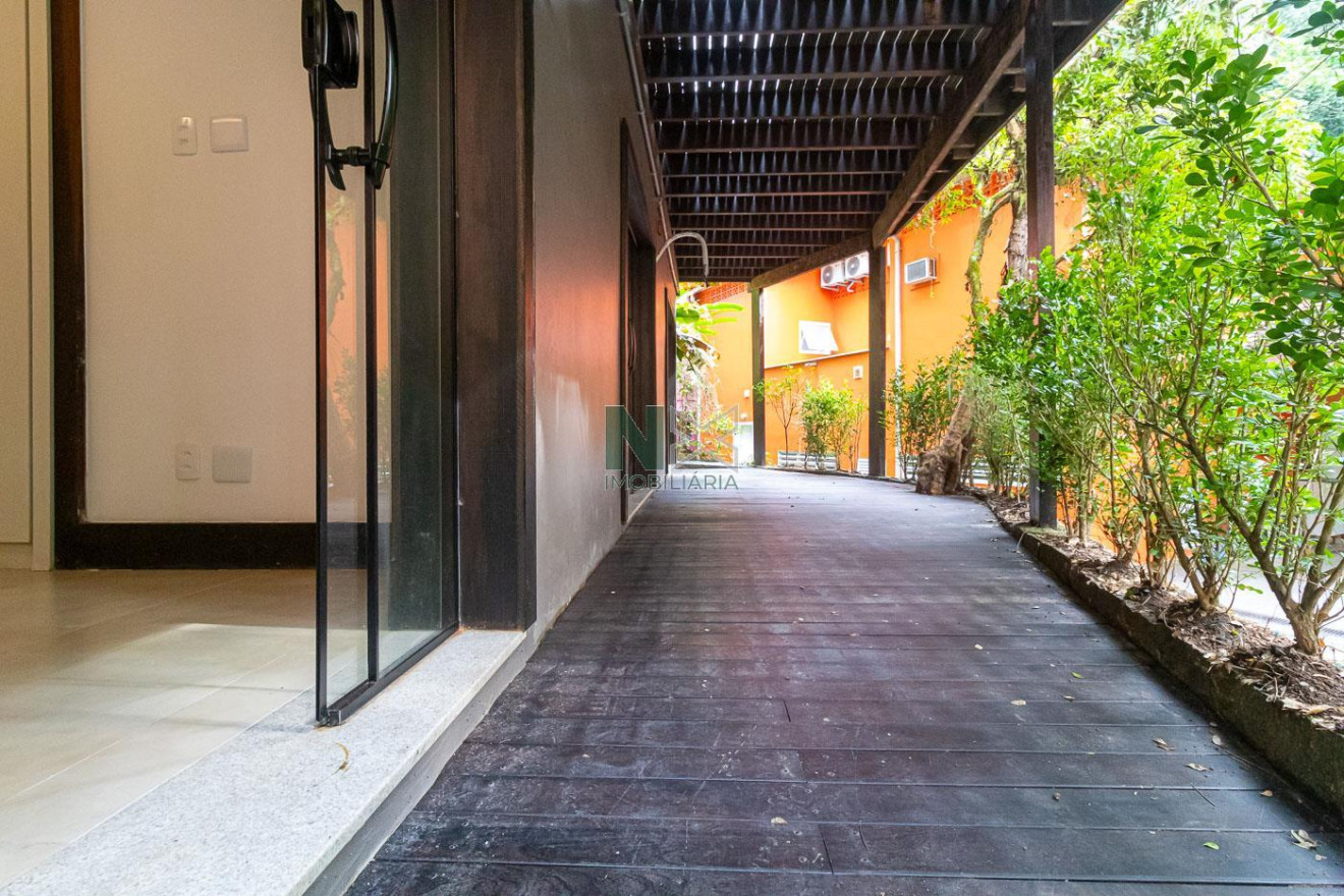 Casa 5 Quartos 384m² 