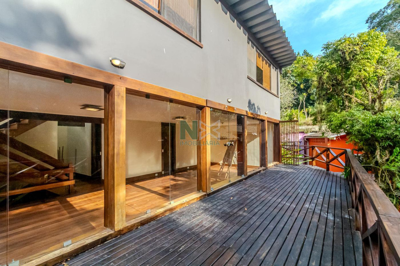 Casa 5 Quartos 384m² 