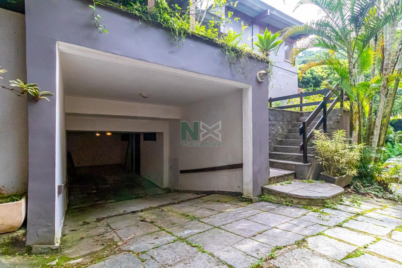Casa 5 Quartos 384m² 