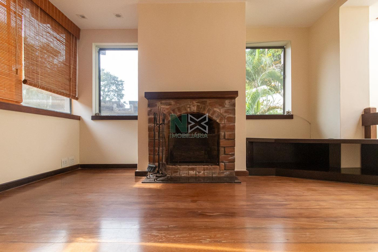 Casa 5 Quartos 384m² 