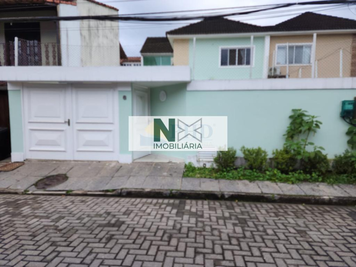 CASA 3 Quartos 220m² 
