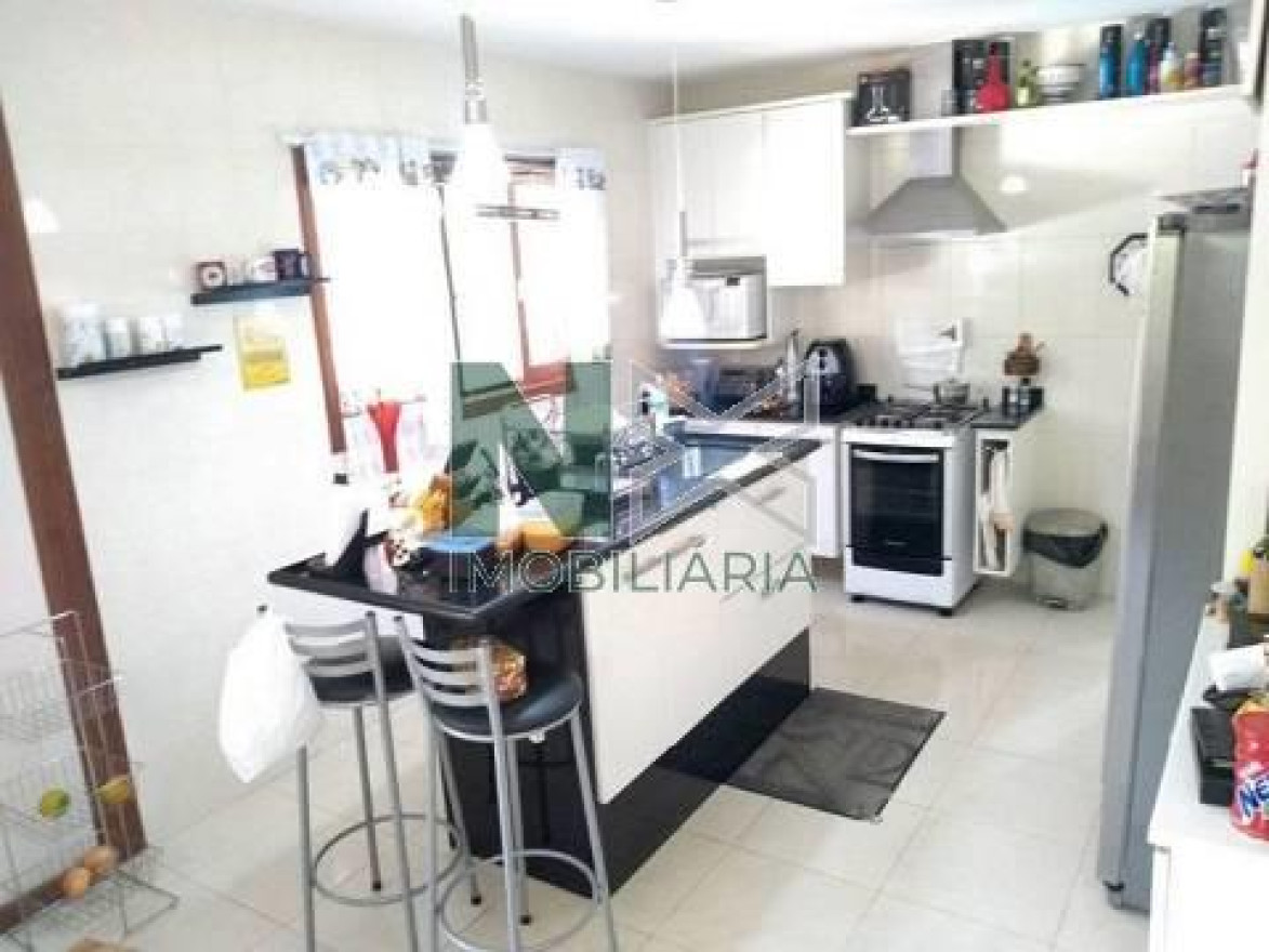 Casa 4 Quartos 245m² 