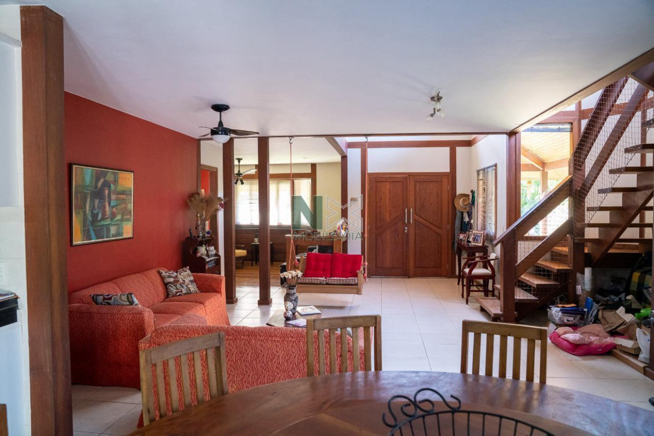 Casa 4 Quartos 245m² 