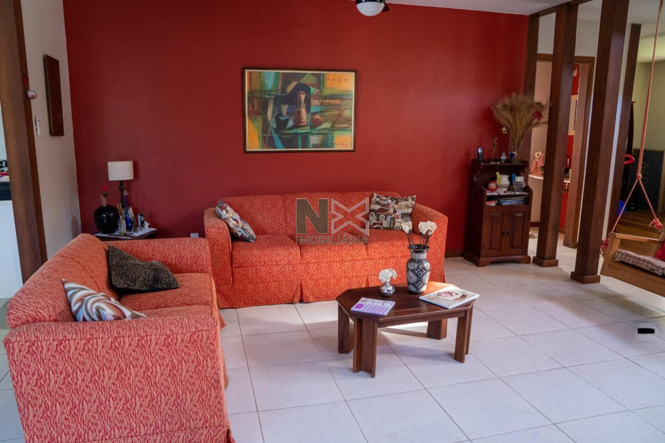 Casa 4 Quartos 245m² 