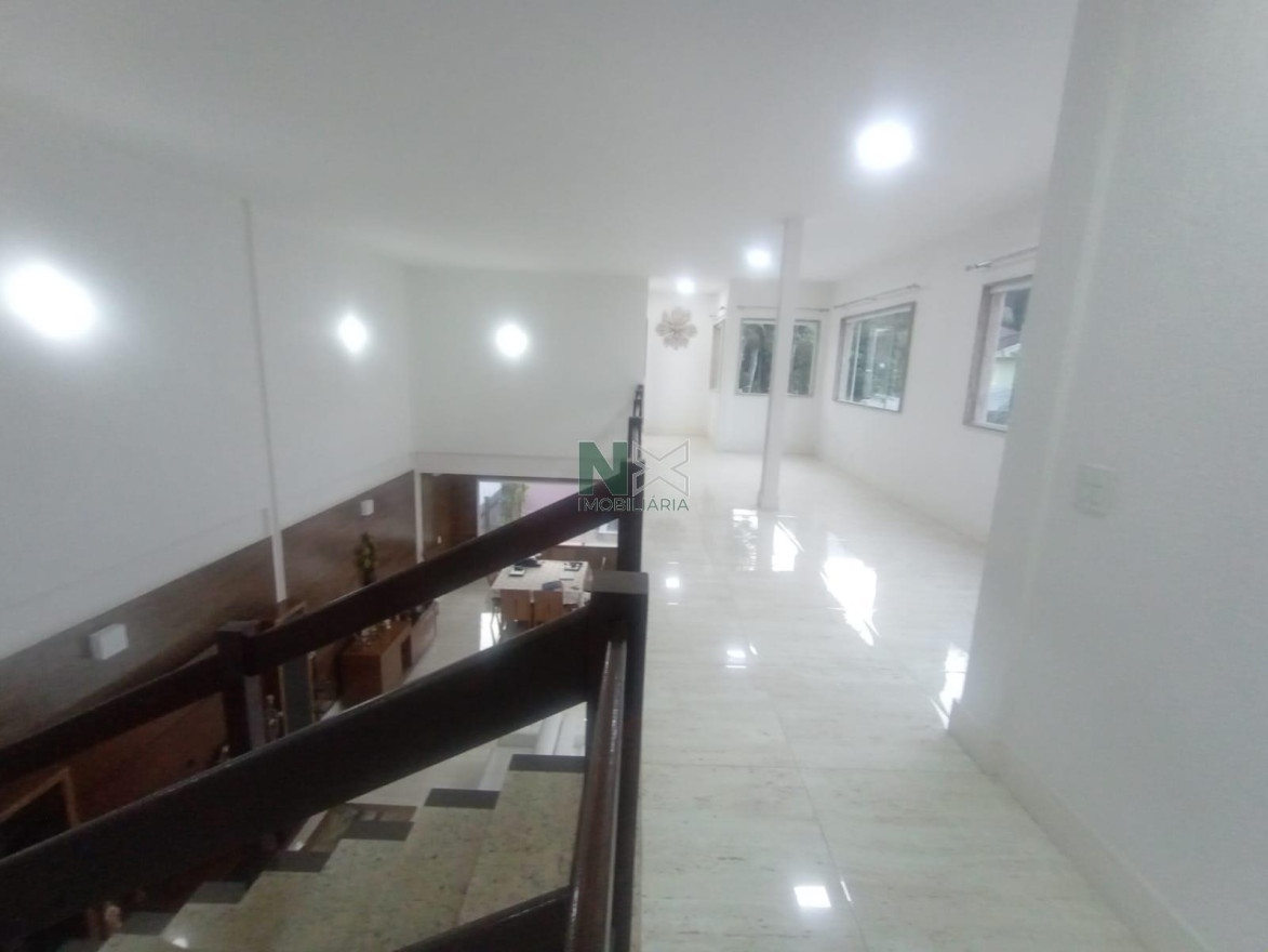 Casa 5 Quartos 350m² 