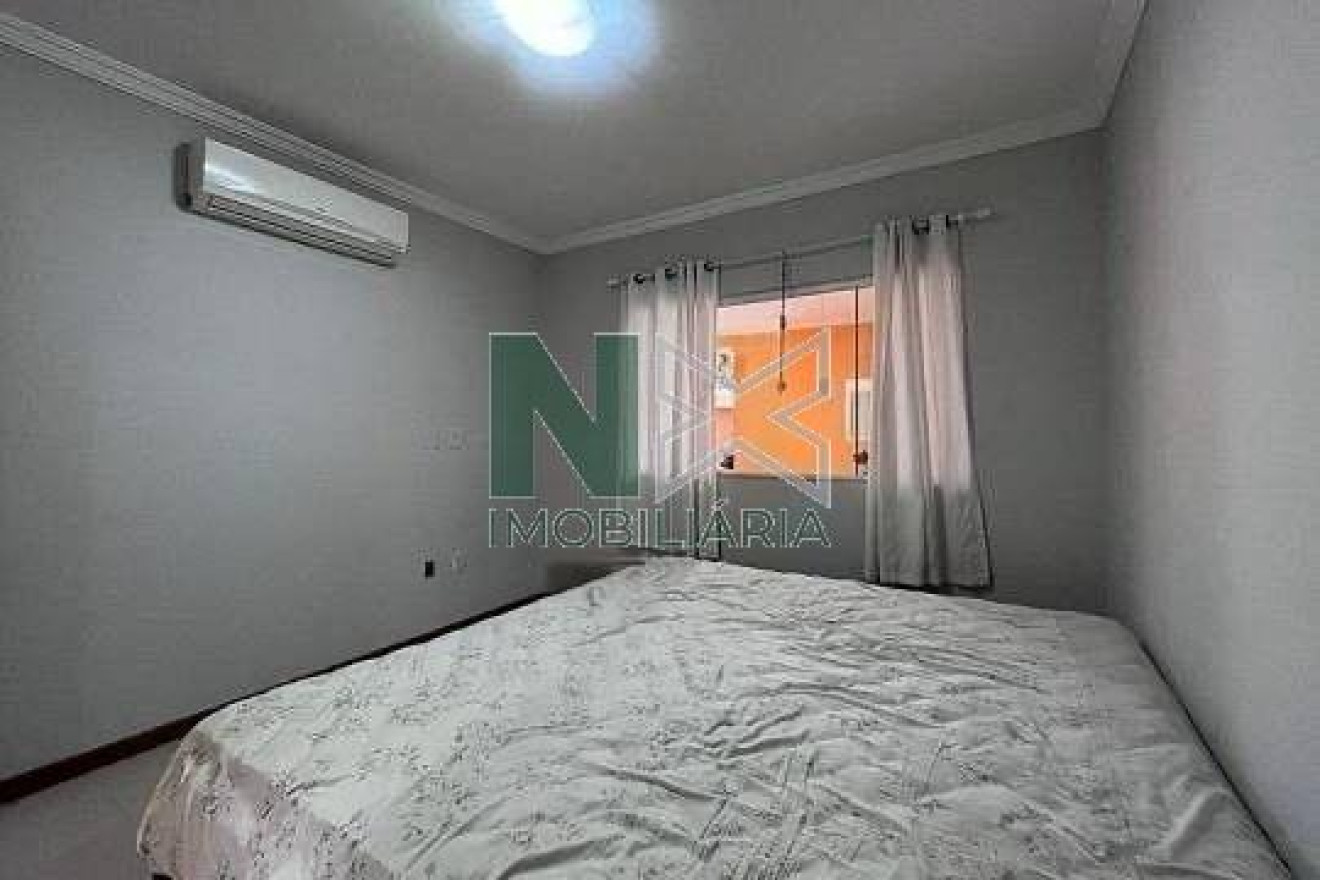 Casa 4 Quartos 200m² 